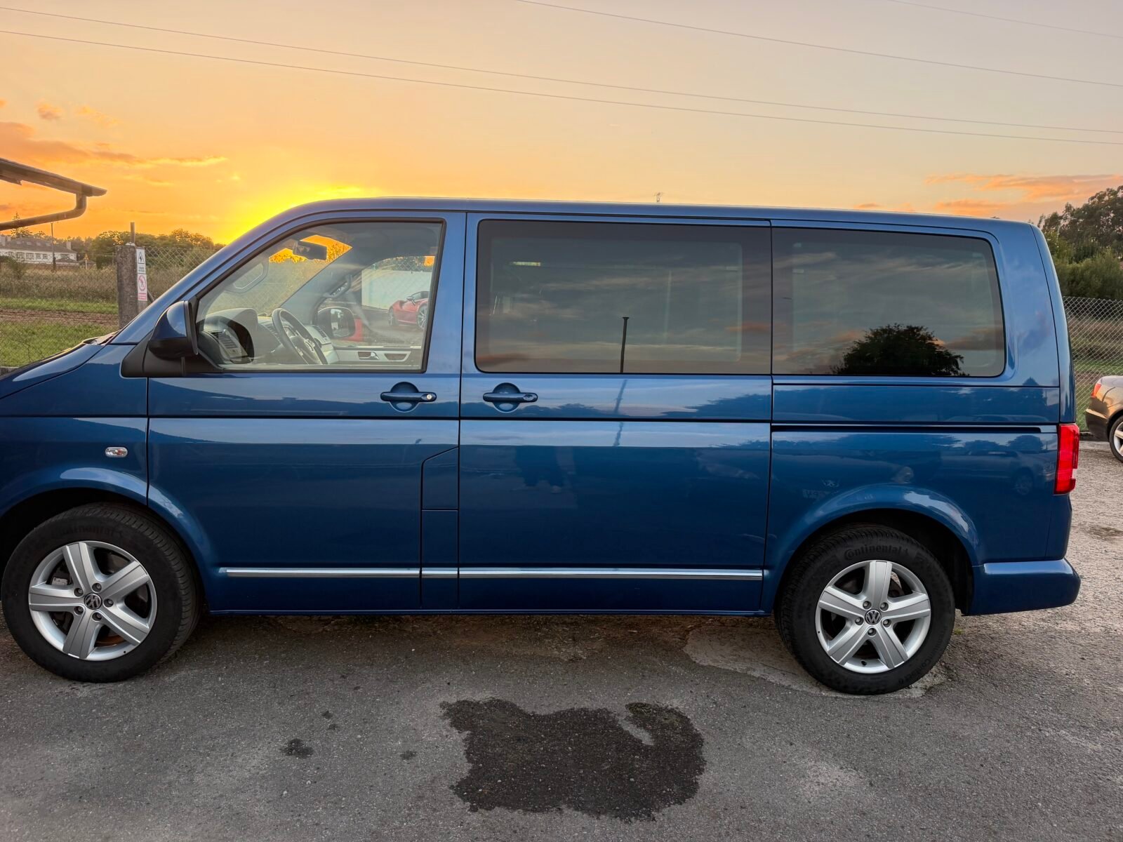 VOLKSWAGEN MULTIVAN 2.0TDI