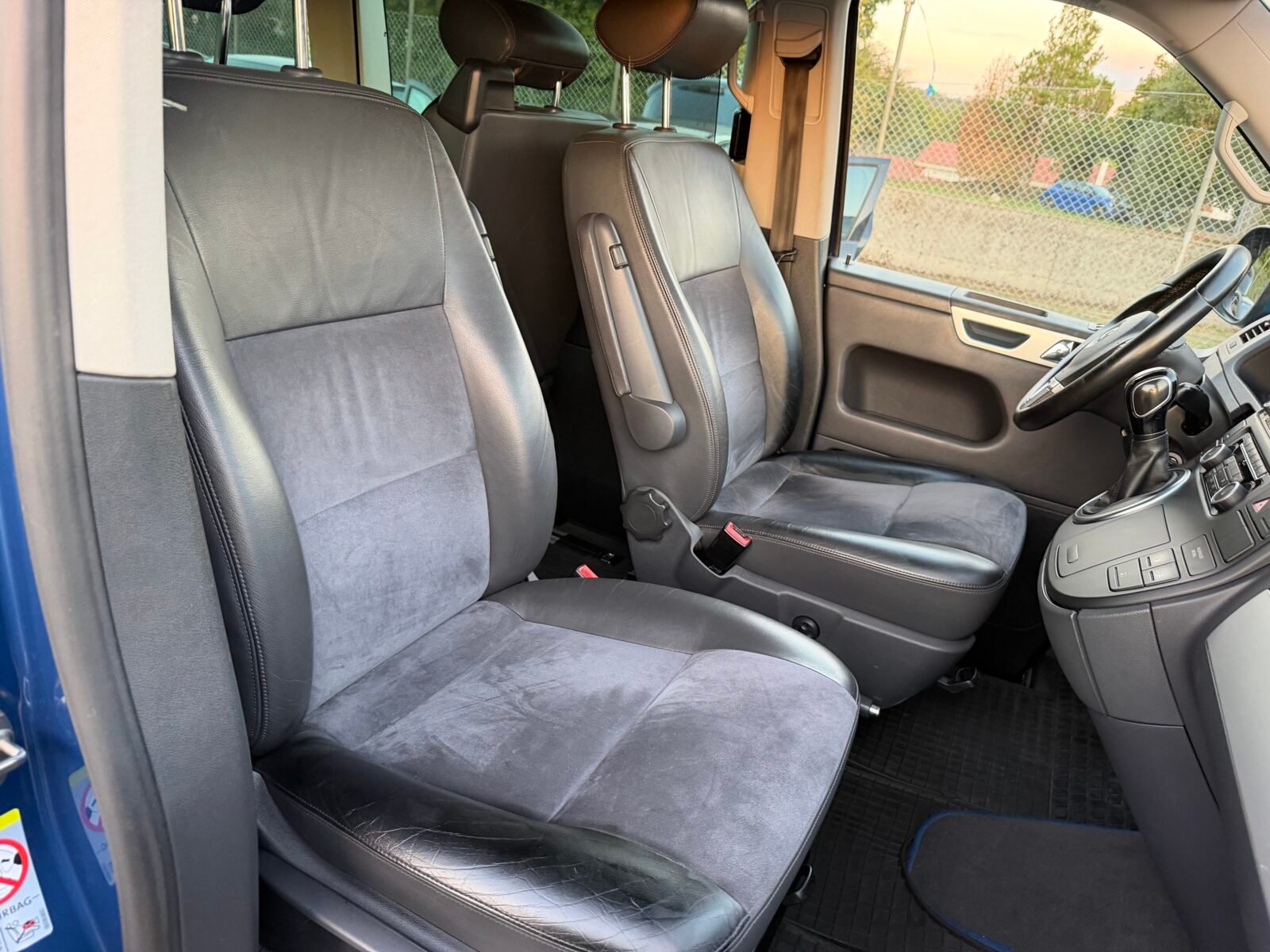 VOLKSWAGEN MULTIVAN 2.0TDI