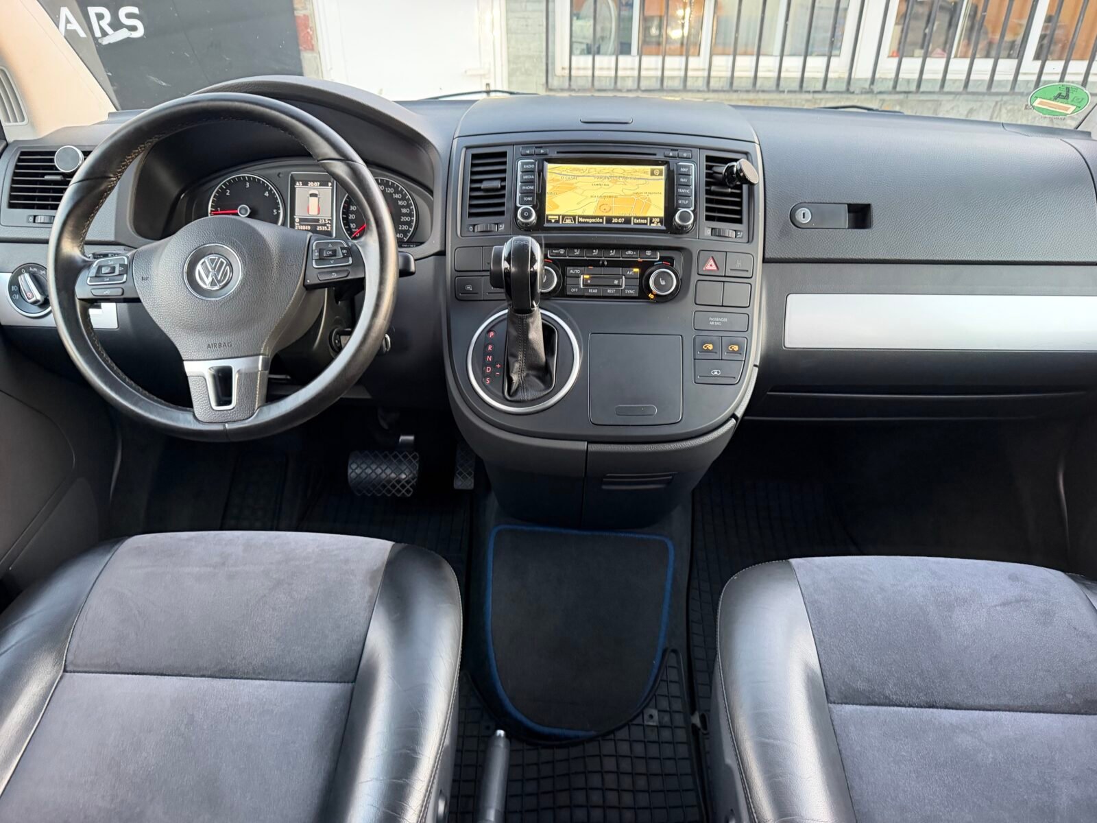 VOLKSWAGEN MULTIVAN 2.0TDI