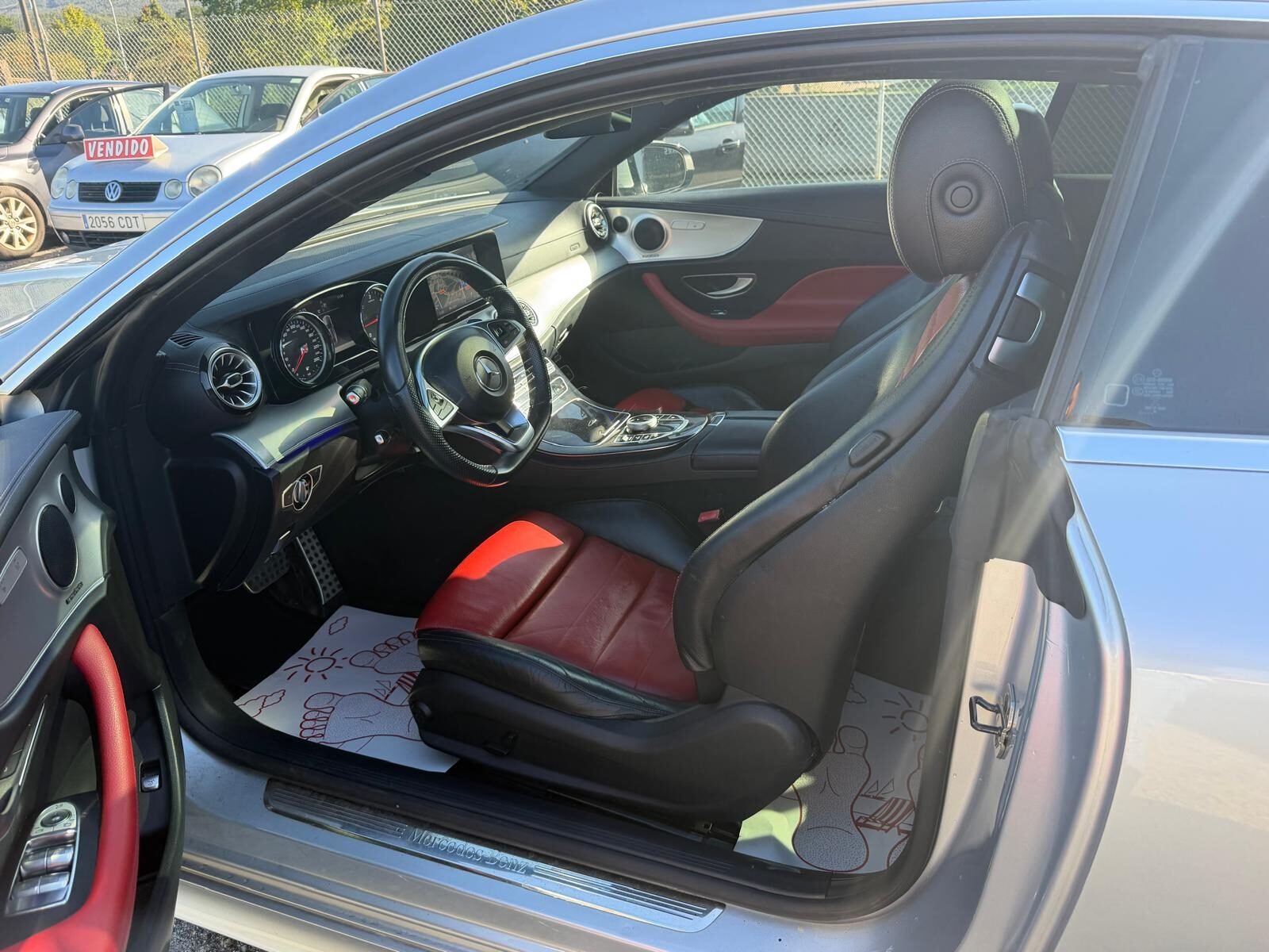 MERCEDES-BENZ E-class 220D AMG LINE
