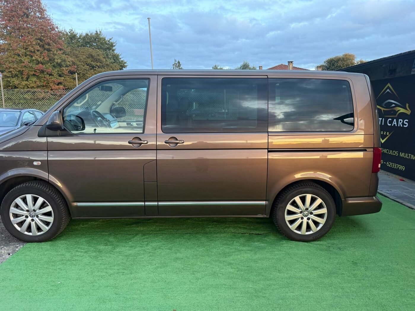VOLKSWAGEN T5 MULTIVAN 2.0 TDI