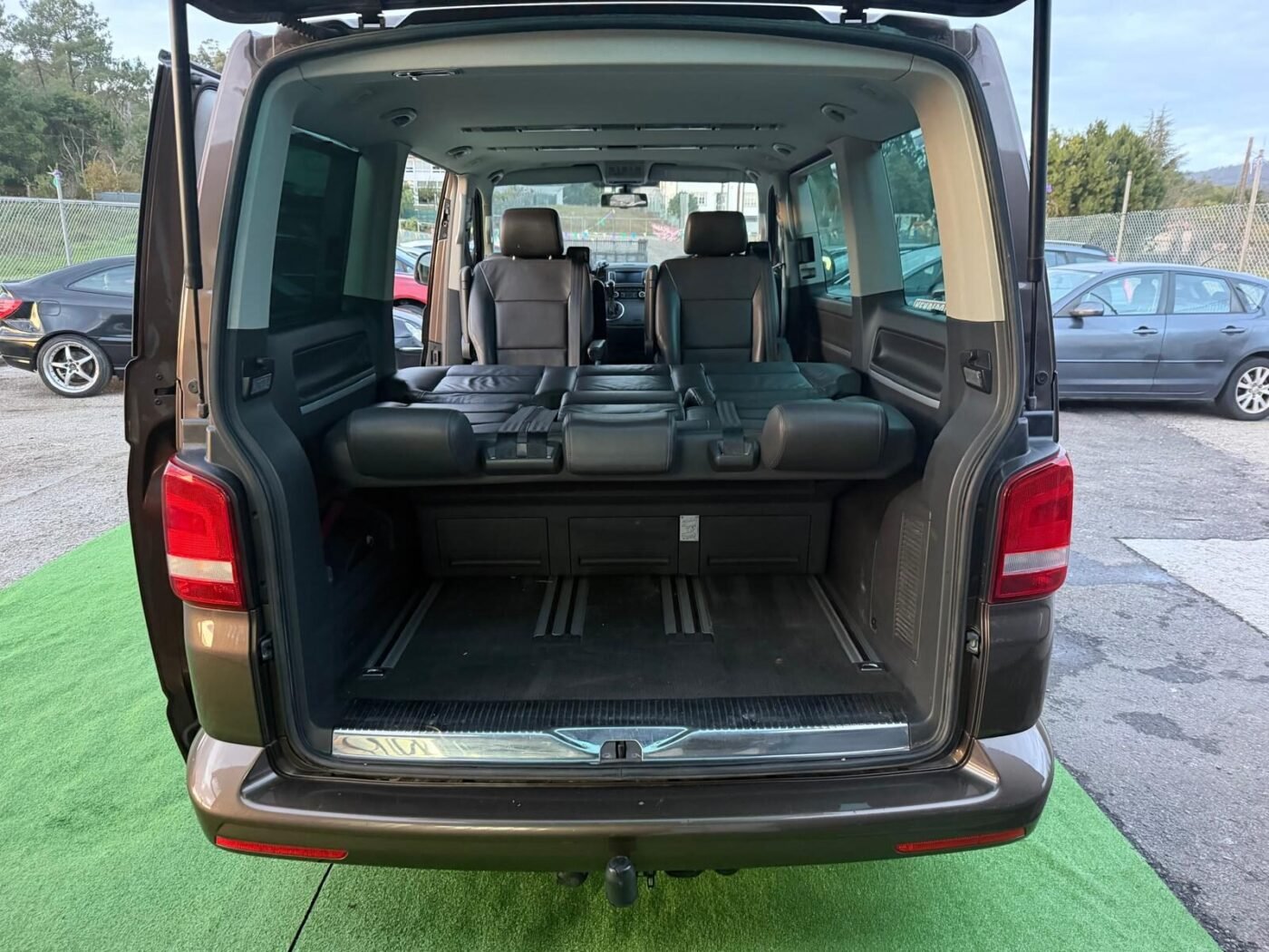 VOLKSWAGEN T5 MULTIVAN 2.0 TDI