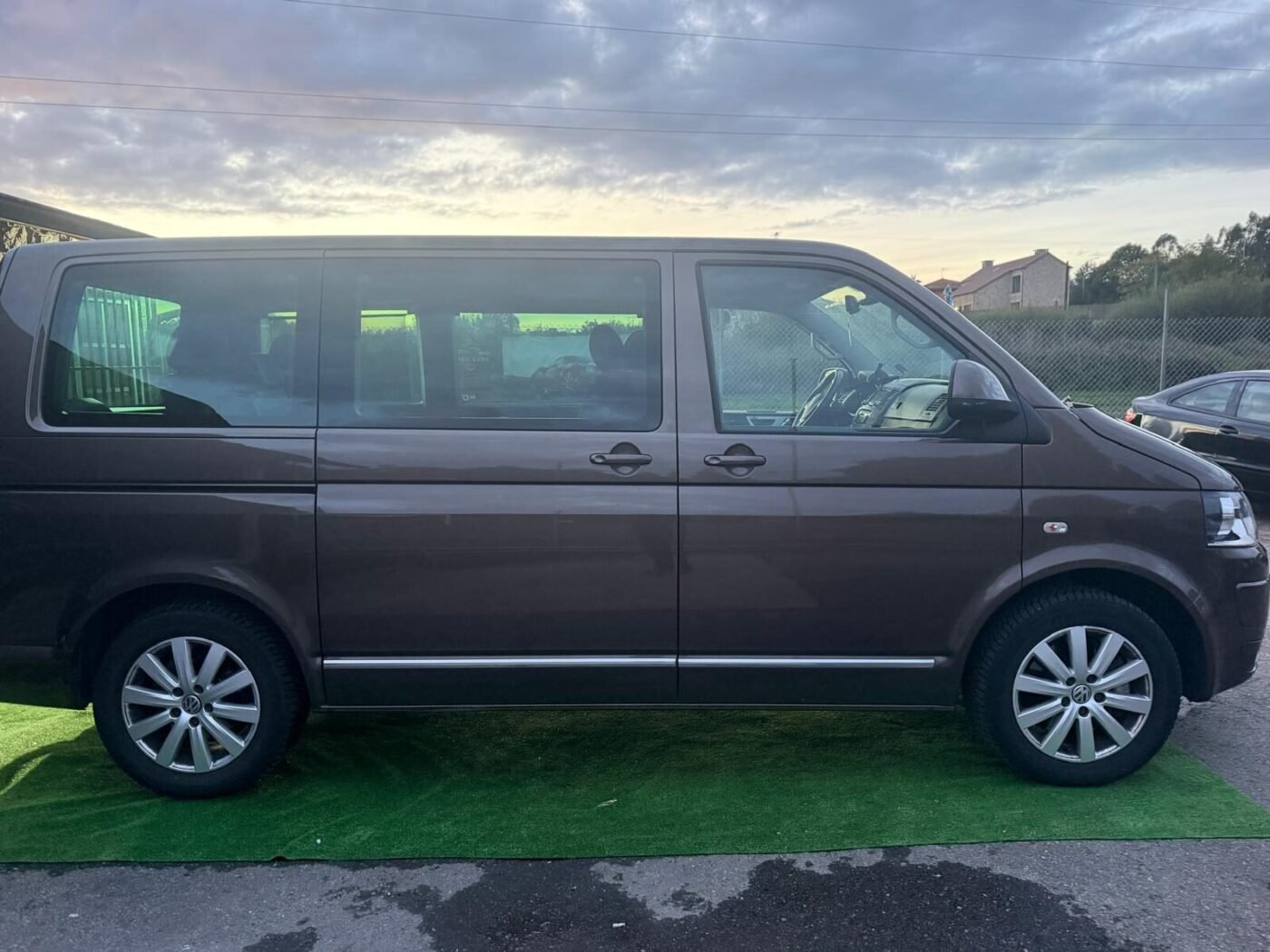 VOLKSWAGEN T5 MULTIVAN 2.0 TDI