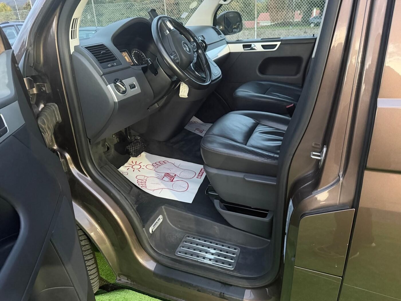 VOLKSWAGEN T5 MULTIVAN 2.0 TDI